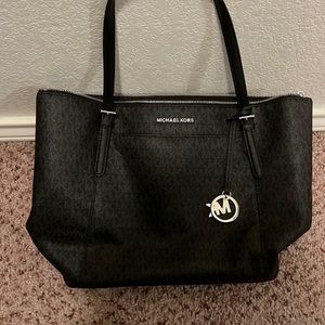 Michael Kors Jet Set black logo purse